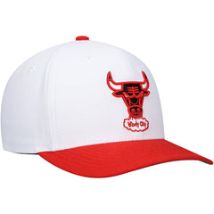Chicago Bulls Hardwood Classics Core 2-Tone 2.0 Pro Snapback Hat - White/Red on sale