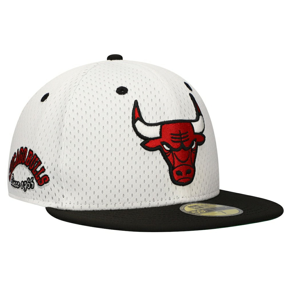 Chicago Bulls Throwback 2Tone 59FIFTY Fitted Hat - White/Black shop