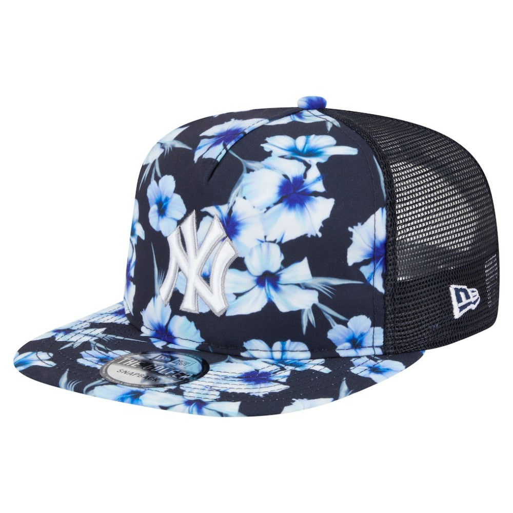 New York Yankees Adventure Pattern Golfer Trucker Snapback Hat Navy