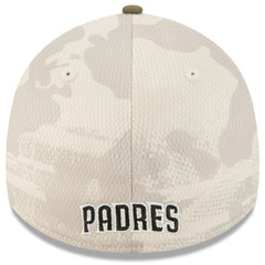 San Diego Padres 2025 Armed Forces Day 39THIRTY Flex Hat Light Beige/Olive
