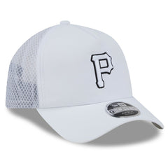 Pittsburgh Pirates 2026 Batting Practice Apex 9FORTY Adjustable Trucker Hat White