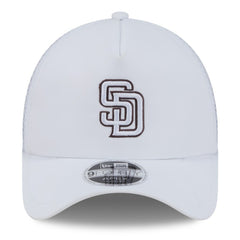 San Diego Padres 2026 Batting Practice Apex 9FORTY Adjustable Trucker Hat White