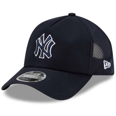 New York Yankees 2026 Batting Practice Apex 9FORTY Adjustable Trucker Hat Navy