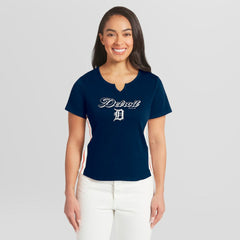 Detroit Tigers WEAR by Erin Andrews Women's Notch Neck Cropped T-Shirt Navy