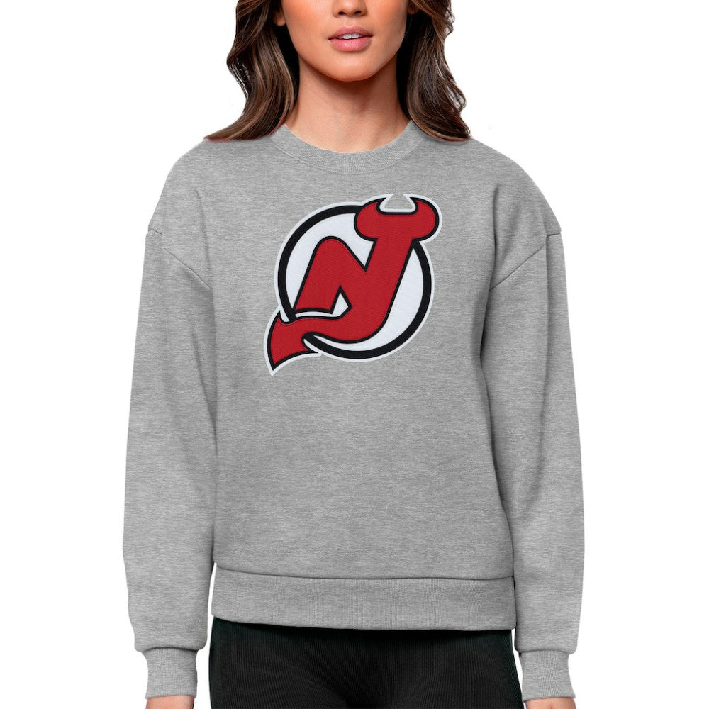 New Jersey Devils Antigua Women's Team Logo Victory Crewneck Pullover Sweatshirt - Heather Gray Sweatshirts