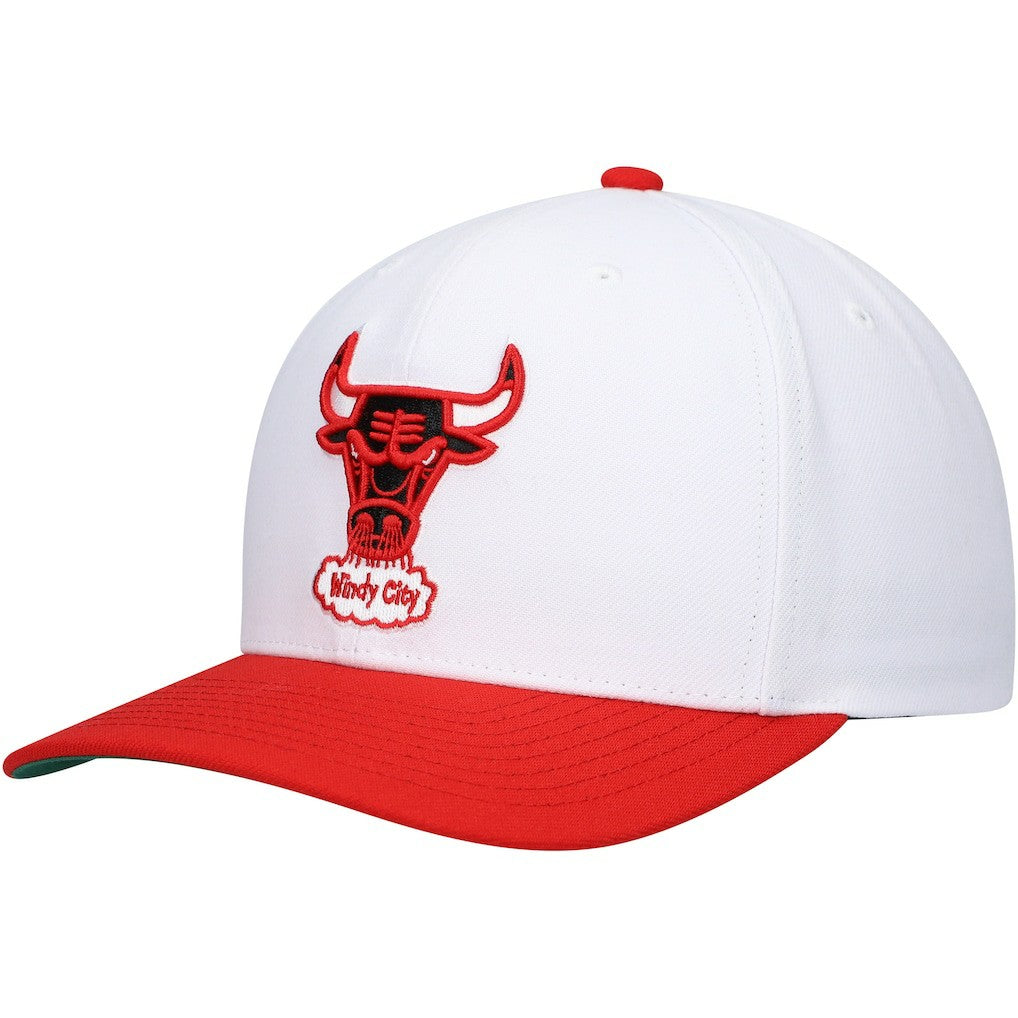 Chicago Bulls Hardwood Classics Core 2-Tone 2.0 Pro Snapback Hat - White/Red on sale