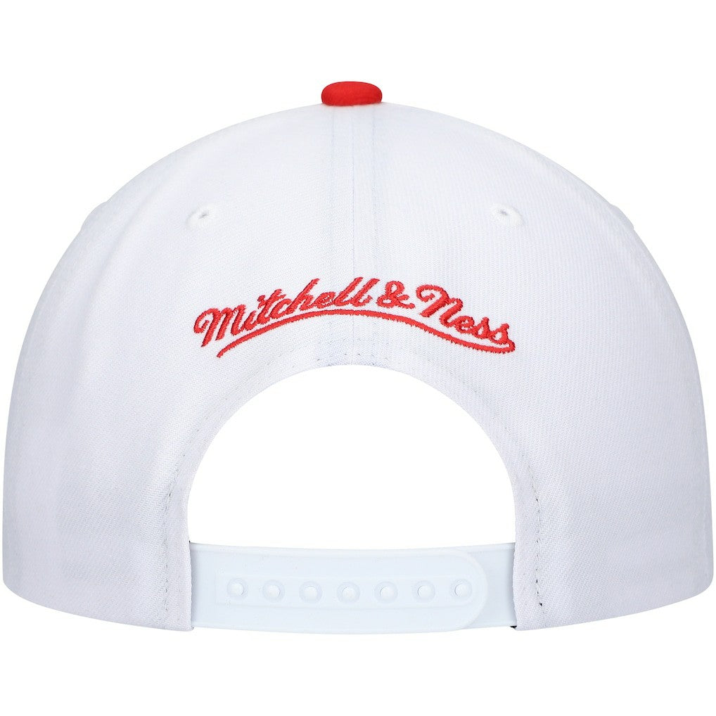 Chicago Bulls Hardwood Classics Core 2-Tone 2.0 Pro Snapback Hat - White/Red on sale