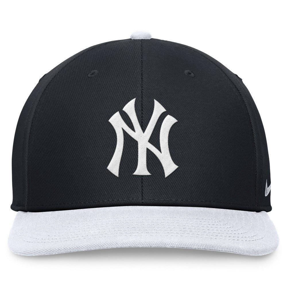 New York Yankees Two-Tone Snapback Hat Navy/White