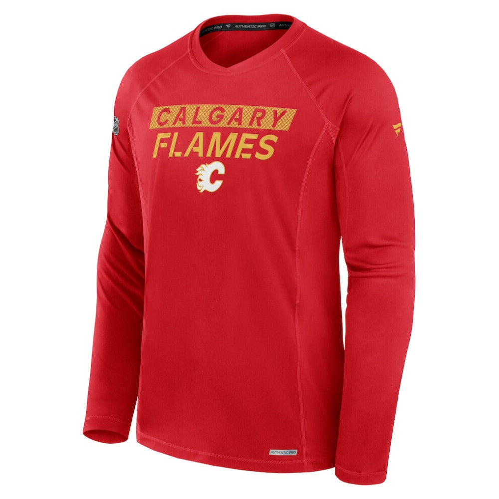 Calgary Flames Fanatics Authentic Pro Rink Tech Long Sleeve T-Shirt - Red T-shirts
