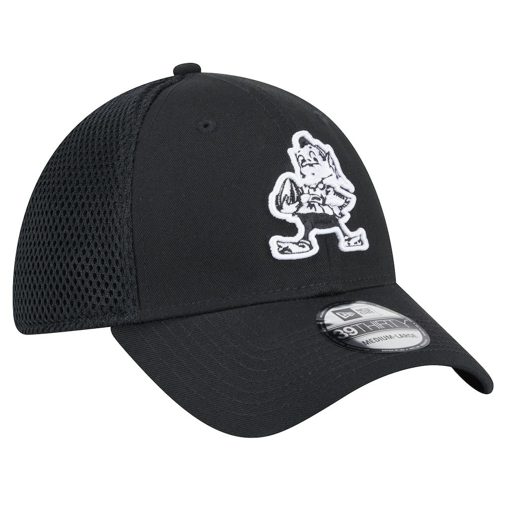 Cleveland Browns New Era Main Neo 39THIRTY Flex Hat - Black on sale