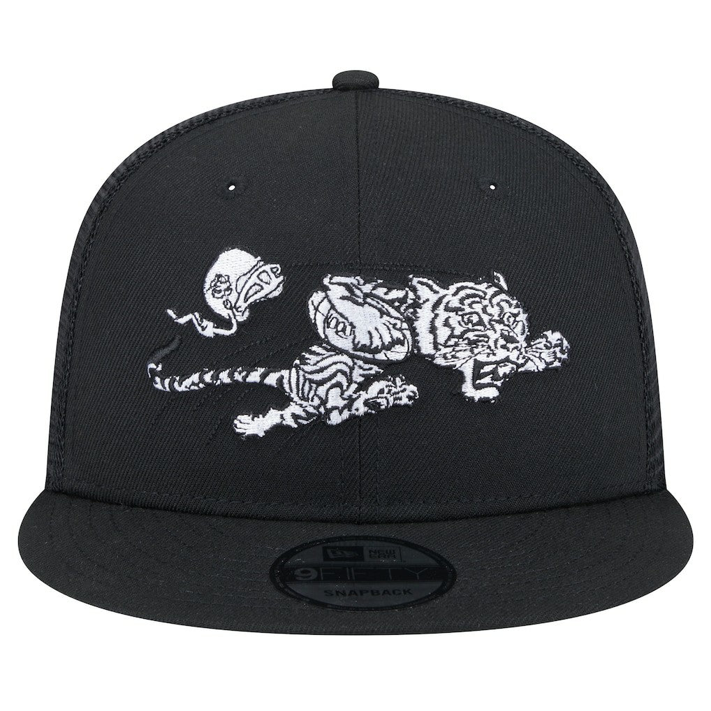 New Era Cincinnati Bengals Black Main Trucker 9FIFTY Snapback Hat sale
