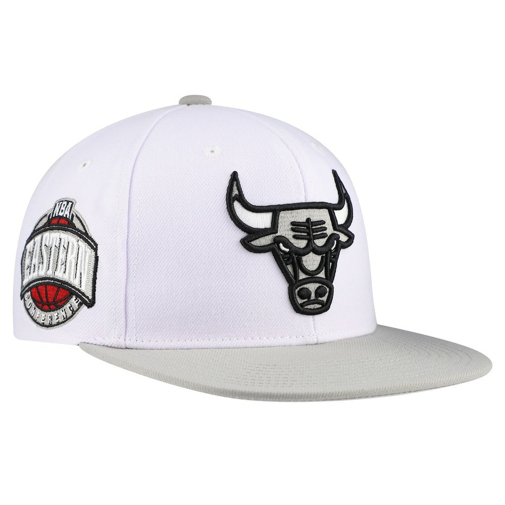 Chicago Bulls Core Snapback Hat - White for sale