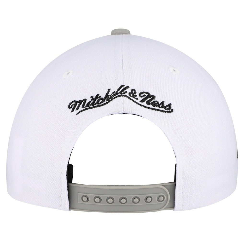 Chicago Bulls Core Snapback Hat - White for sale