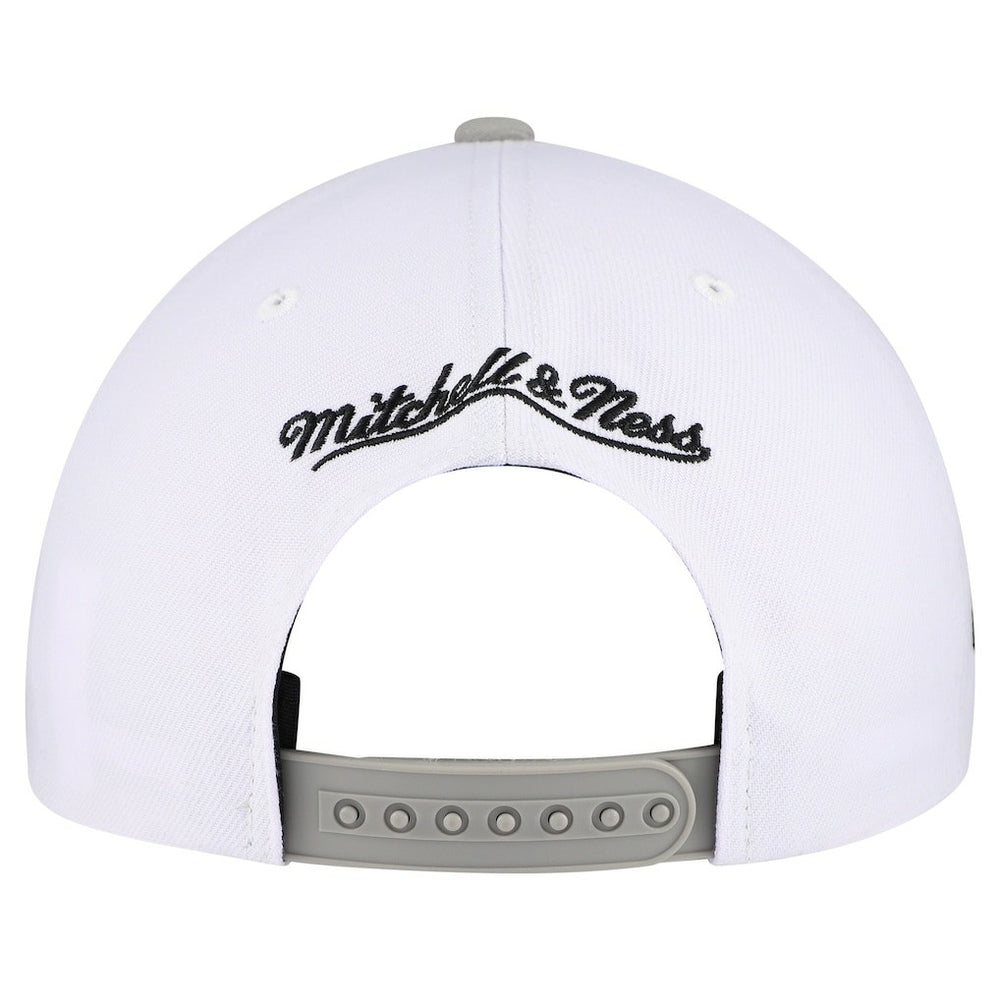 Chicago Bulls Core Snapback Hat - White for sale