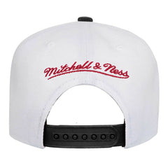 Chicago Bulls Youth Wave Runner Snapback Hat - White on sale
