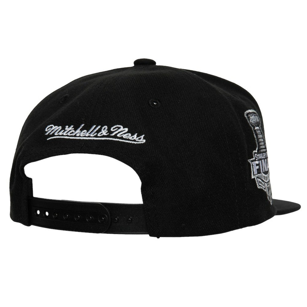 Chicago Blackhawks Mitchell & Ness Core Top Spot Snapback Hat - Black Hats