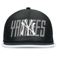 New York Yankees Let's Glow Line Drive Snapback Hat Black