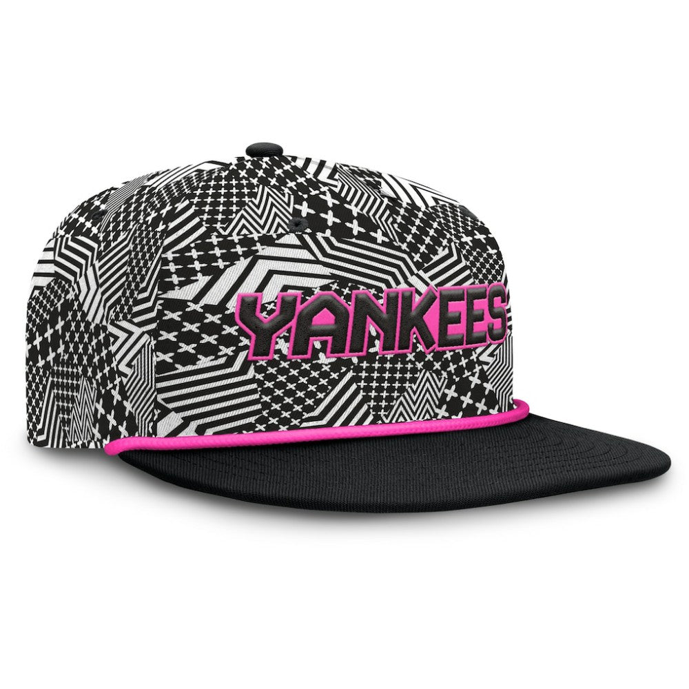 New York Yankees Let's Glow Moon Shot Snapback Hat Black