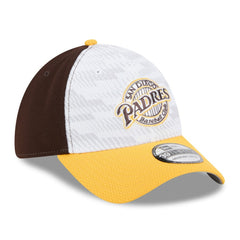 San Diego Padres 2025 MLB Clubhouse 39THIRTY Flex Hat Brown/Gold
