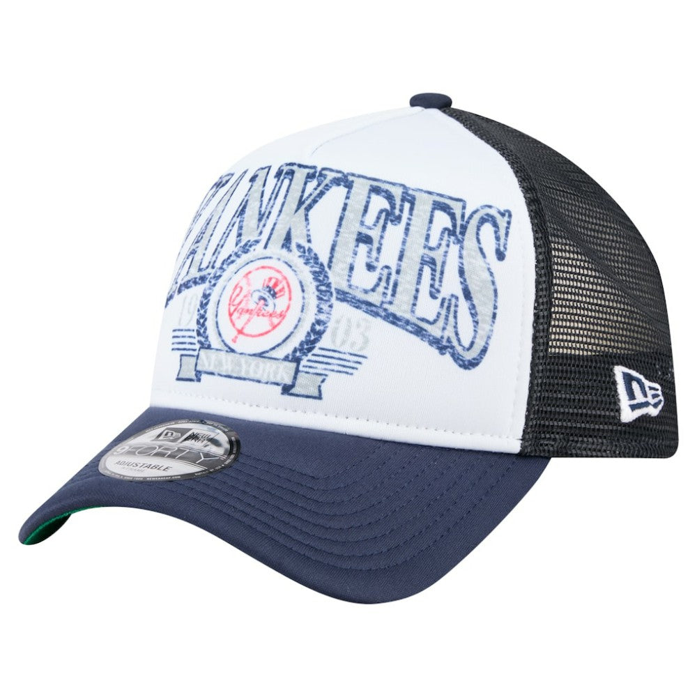 New York Yankees Distressed 9FORTY A-Frame Adjustable Trucker Hat Navy