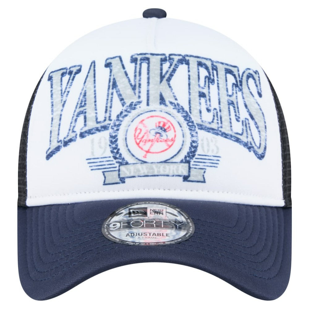 New York Yankees Distressed 9FORTY A-Frame Adjustable Trucker Hat Navy