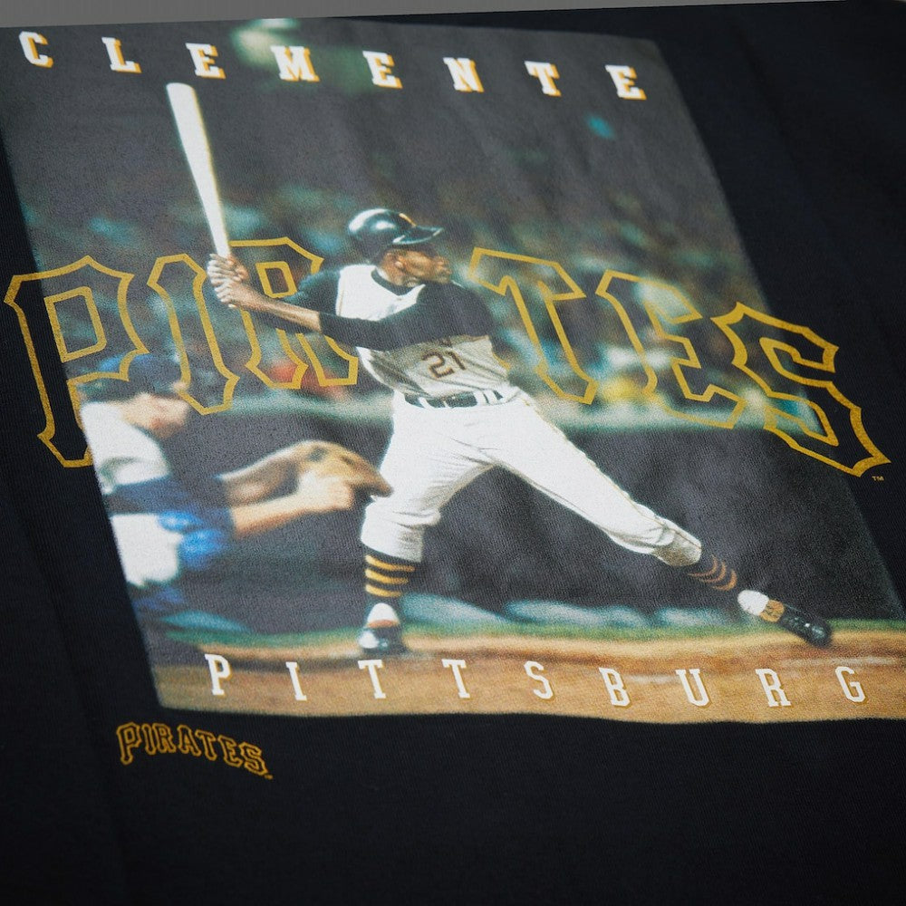 Roberto Clemente Pittsburgh Pirates Legends Collection Vintage Logo T-Shirt Black