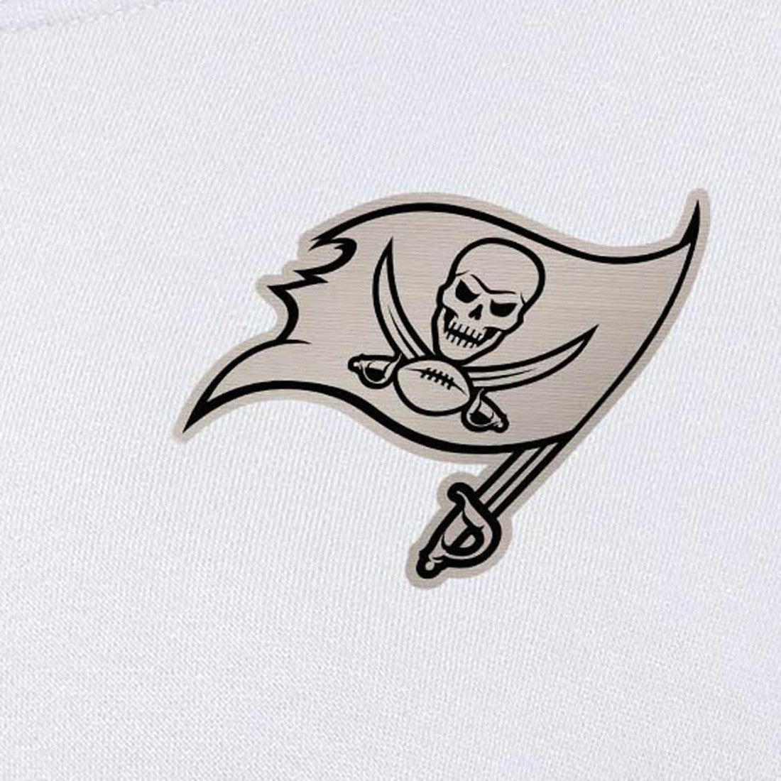 Tampa Bay Buccaneers Antigua Women's Victory Pullover Sweatshirt - White discount