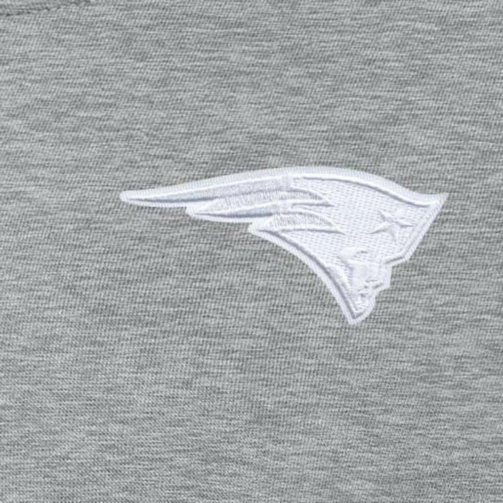 New England Patriots Antigua Women's Victory Crew Pullover Sweatshirt - Heather Gray discount