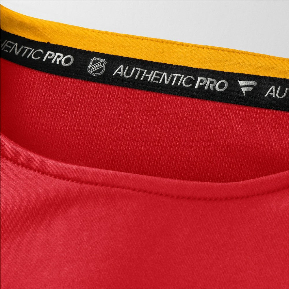 Calgary Flames Fanatics Authentic Pro Rink Tech Long Sleeve T-Shirt - Red T-shirts