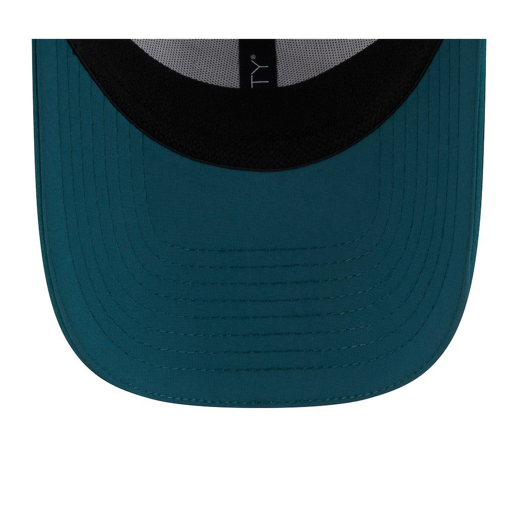Philadelphia Eagles New Era 2025 NFL Training Camp 39THIRTY Flex Hat - White/Midnight Green on sale