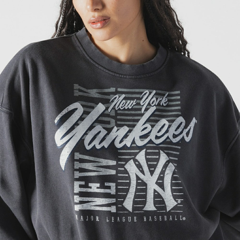 New York Yankees Women's Boxy Mineral Wash Dolmen Sleeve Cropped Sweatshirt Navy