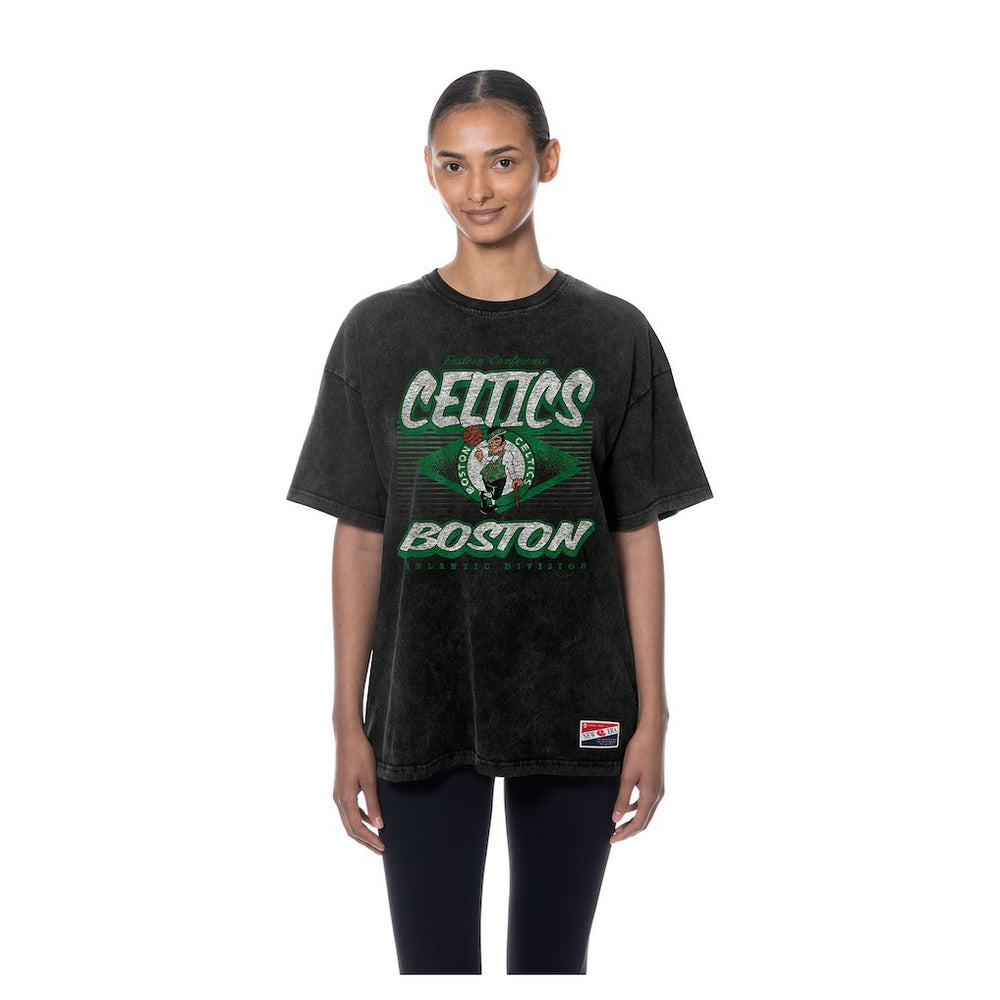 Boston Celtics Women's Throwback Mineral Wash Oversized T-Shirt - Black on sale