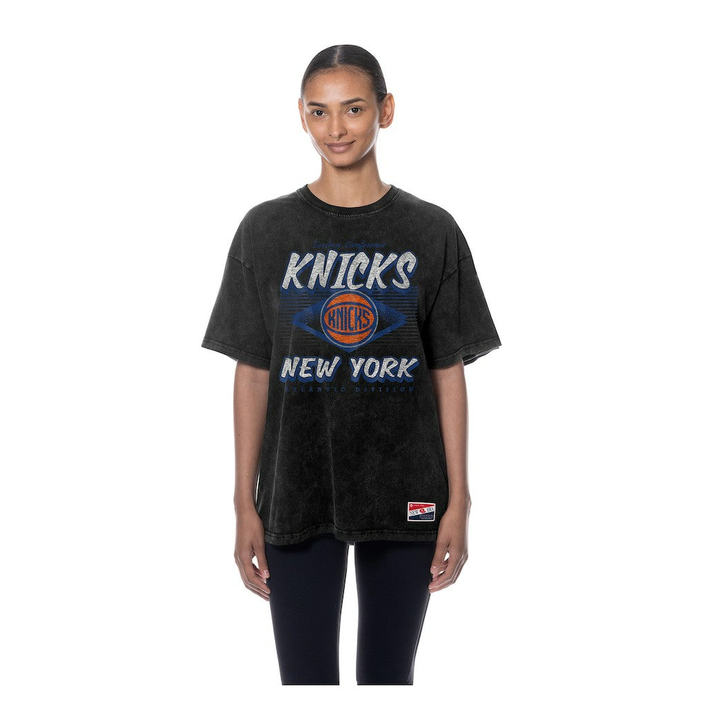 New York Knicks Women's Throwback Mineral Wash Oversized T-Shirt - Black on sale