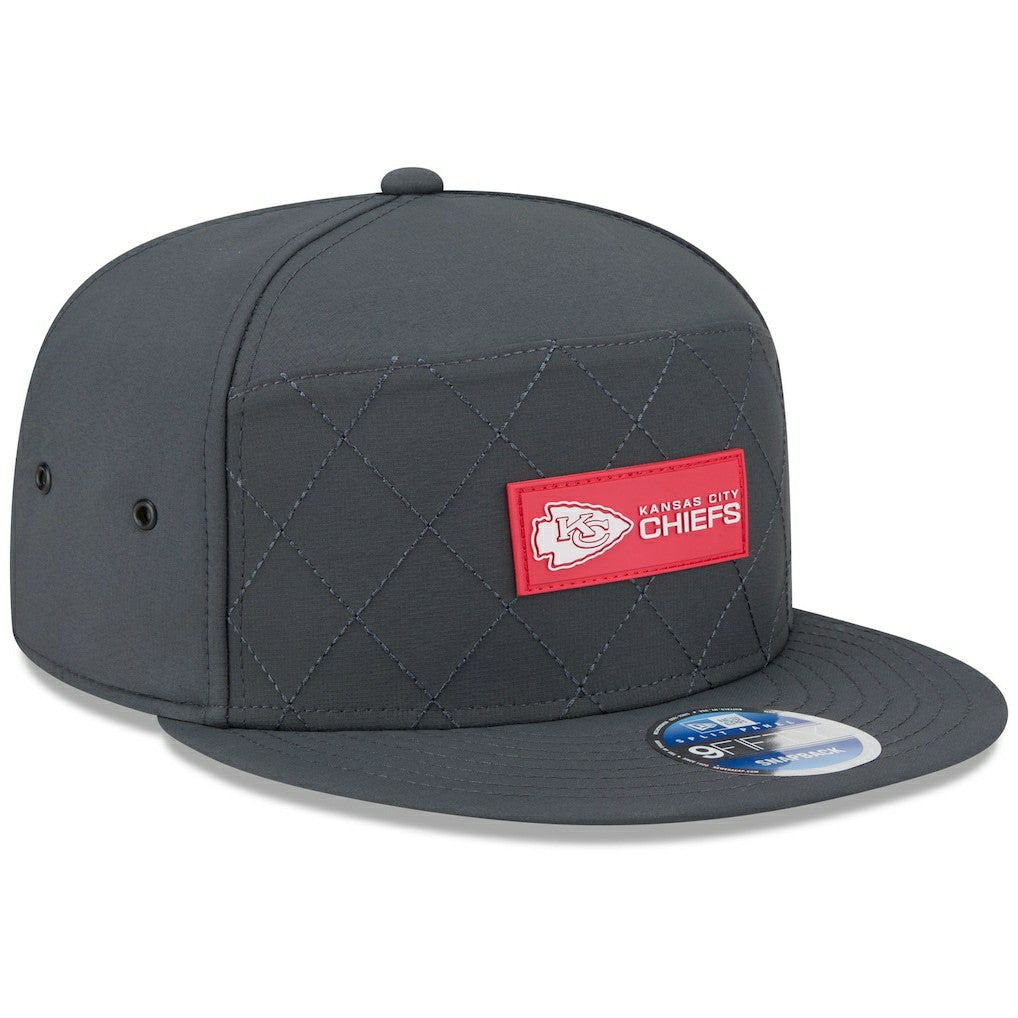 Kansas City Chiefs New Era 2025 Sideline Cold Weather Split Panel 9FIFTY Snapback Hat - Charcoal on sale