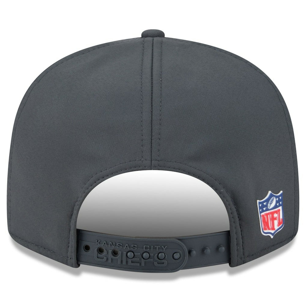 Kansas City Chiefs New Era 2025 Sideline Cold Weather Split Panel 9FIFTY Snapback Hat - Charcoal on sale