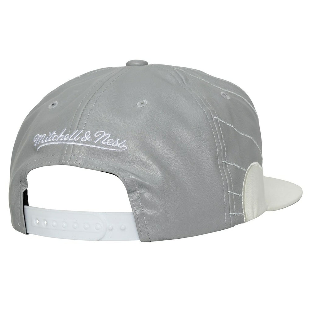 Chicago Bulls Day 12 Two-Tone Faux Leather Snapback Hat - Gray/White shop