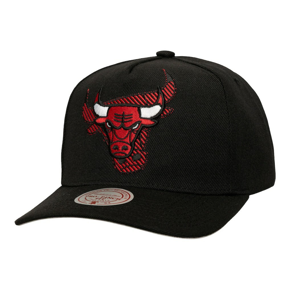 Chicago Bulls Tilted Pro Pinch Adjustable Hat - Black online