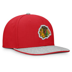 Chicago Blackhawks Fanatics Fundamentals Loden Snapback Hat - Red Hats