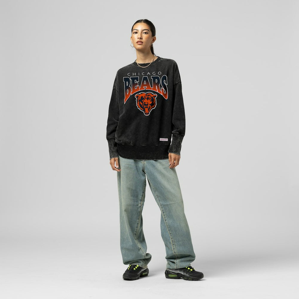 Chicago Bears Women's Delineate Mineral Wash Crewneck Sweatshirt - Black for sale