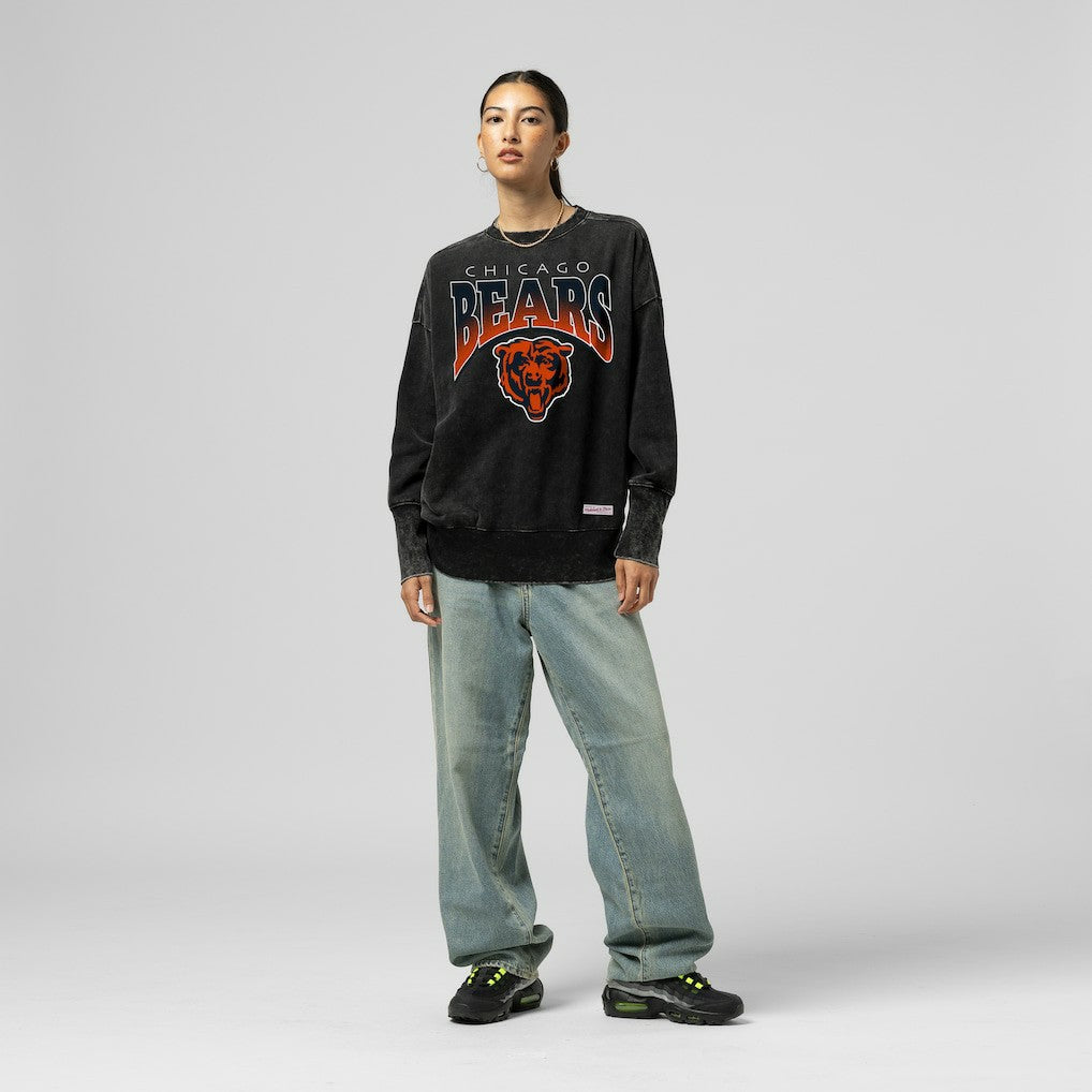 Chicago Bears Women's Delineate Mineral Wash Crewneck Sweatshirt - Black for sale
