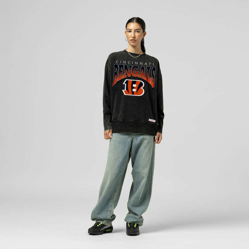 Cincinnati Bengals Women's Delineate Mineral Wash Crewneck Sweatshirt - Black online