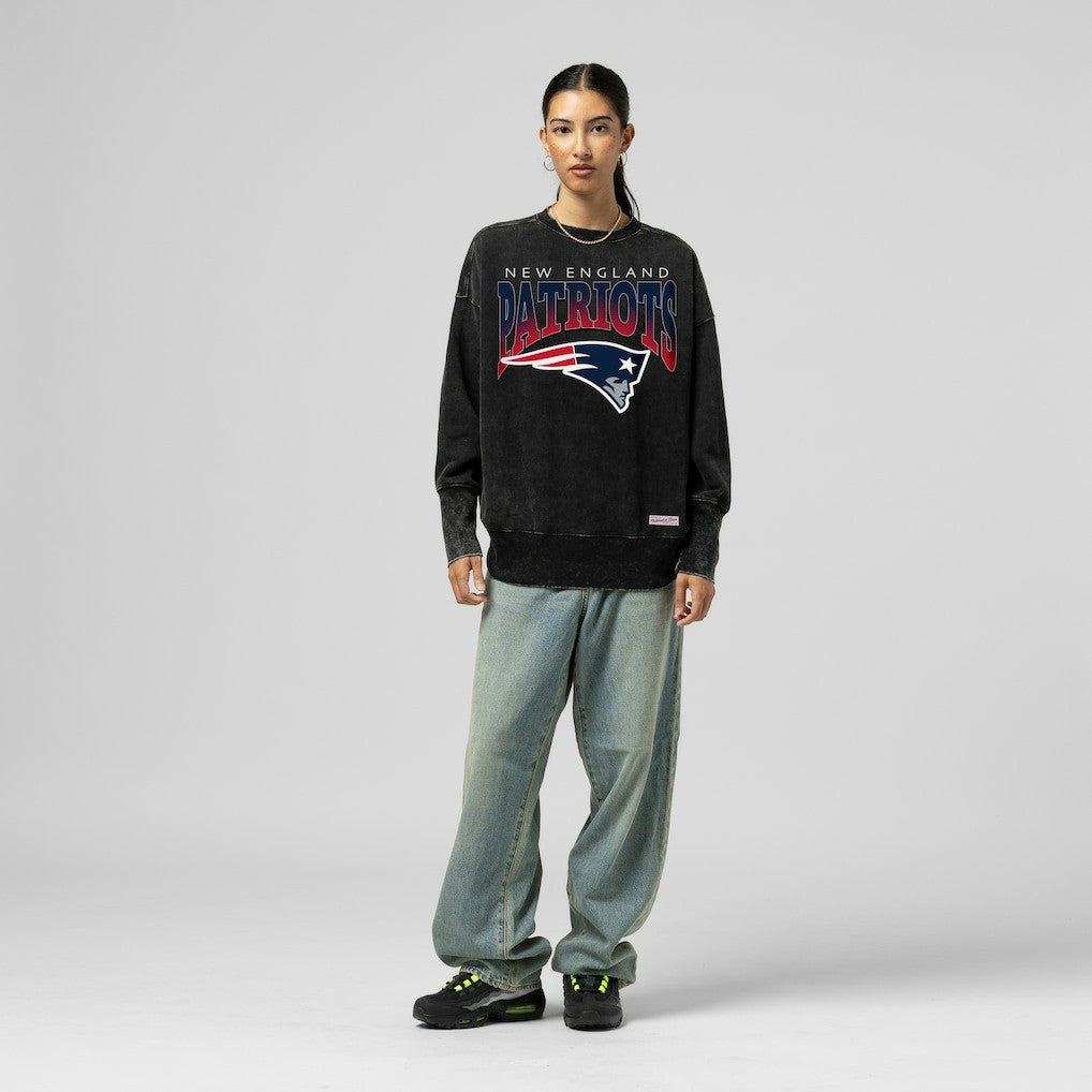 New England Patriots Women's Delineate Mineral Wash Crewneck Sweatshirt - Black discount