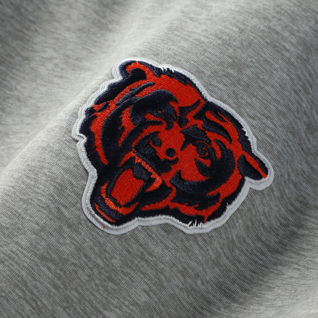 Chicago Bears Antigua Urgent Pullover Hoodie - Heather Gray/Navy online