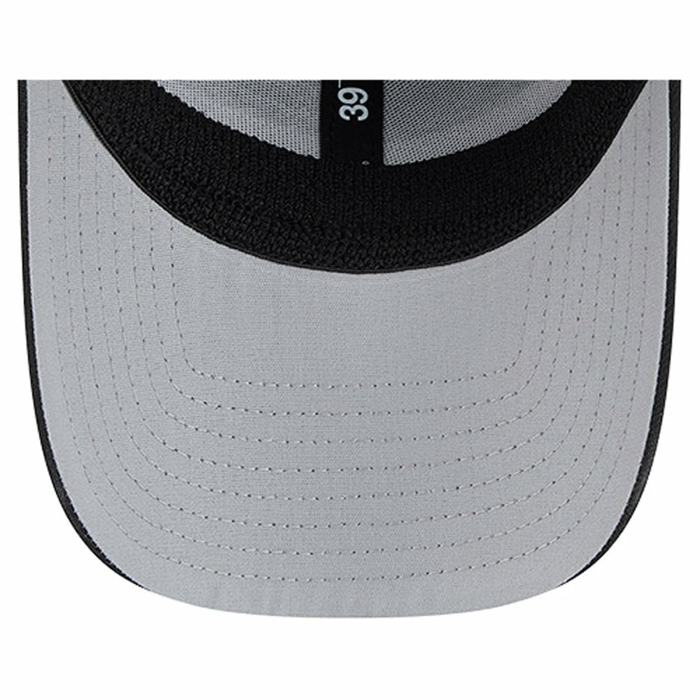 Philadelphia Eagles New Era Stripes 39THIRTY Flex Hat - Black on sale