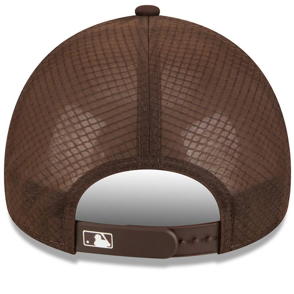 San Diego Padres 2026 Batting Practice Alternate Apex 9FORTY Adjustable Hat Brown