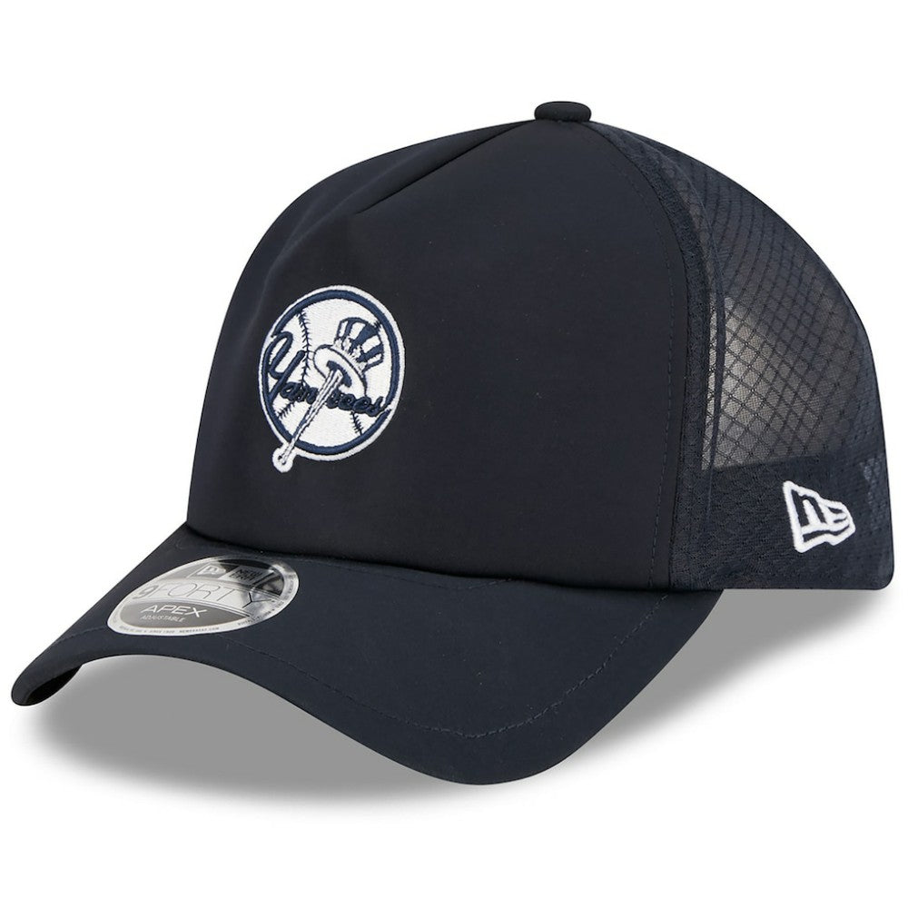 New York Yankees 2026 Batting Practice Alternate Apex 9FORTY Adjustable Hat Navy