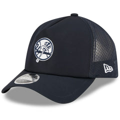 New York Yankees 2026 Batting Practice Alternate Apex 9FORTY Adjustable Hat Navy
