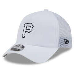 Pittsburgh Pirates 2026 Batting Practice Apex 9FORTY Adjustable Trucker Hat White