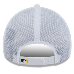 Pittsburgh Pirates 2026 Batting Practice Apex 9FORTY Adjustable Trucker Hat White