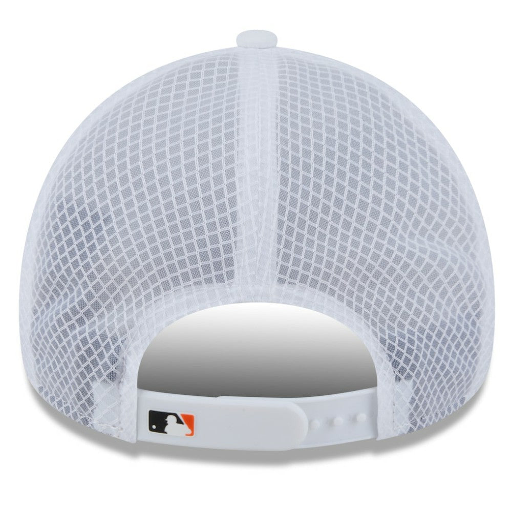 San Francisco Giants 2026 Batting Practice Apex 9FORTY Adjustable Trucker Hat White
